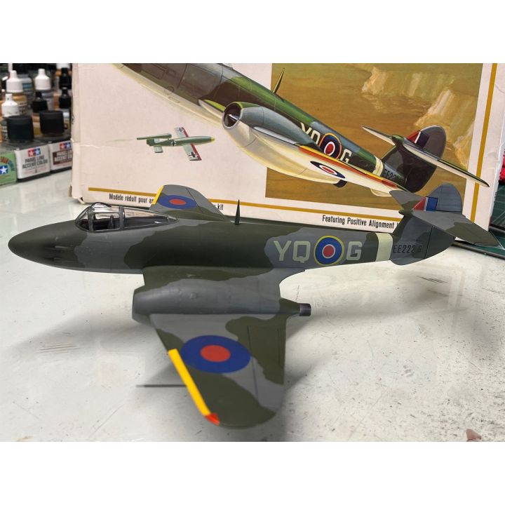 Gloster Meteor MK.1 – Myśliwiec odrzutowy brytyjski | Model plastikowy do sklejania AMT (skala 1:48)